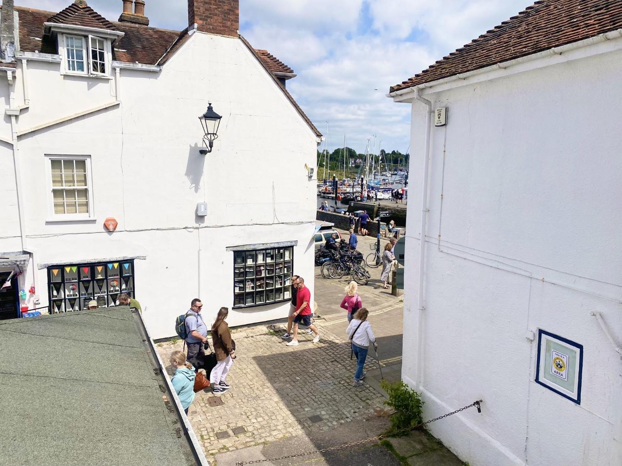 Stylish Cottage With Quay And River View Lymington Buitenkant foto